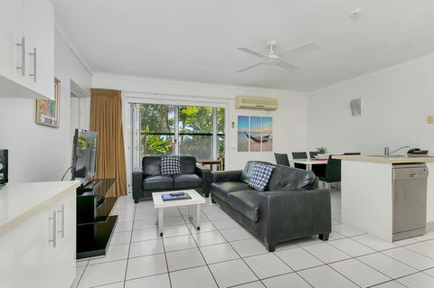 Agincourt Beachfront Apartments - Foster Accommodation 15