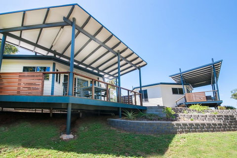 Sunset Cabins 1770 - Foster Accommodation 0