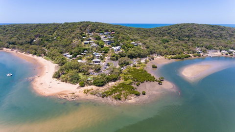 Sunset Cabins 1770 - Foster Accommodation 3