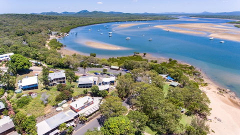 Sunset Cabins 1770 - Foster Accommodation 4