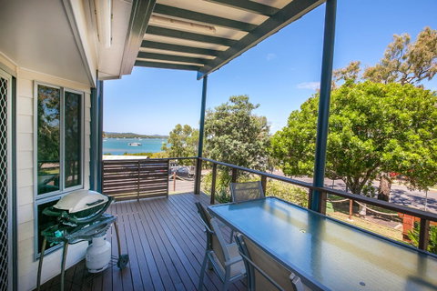 Sunset Cabins 1770 - Foster Accommodation 2