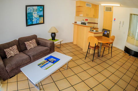 Grand Palais Boolarong Beachside Apartments - Foster Accommodation 15