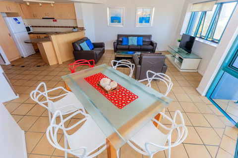 Grand Palais Boolarong Beachside Apartments - Foster Accommodation 22