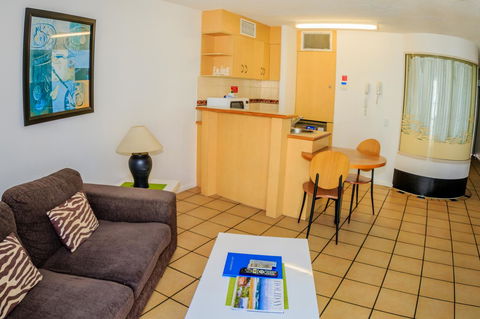 Grand Palais Boolarong Beachside Apartments - Foster Accommodation 38