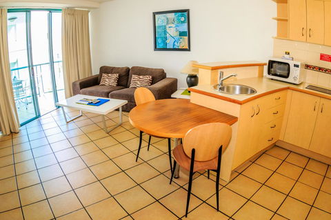 Grand Palais Boolarong Beachside Apartments - Foster Accommodation 17