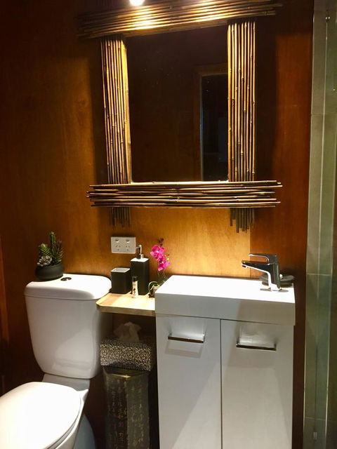 Noosa Hinterland Retreat - Foster Accommodation 5