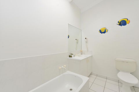 Seascape Holidays At Beachfront Terraces - Foster Accommodation 8