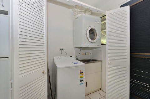 Seascape Holidays At Beachfront Terraces - Foster Accommodation 16