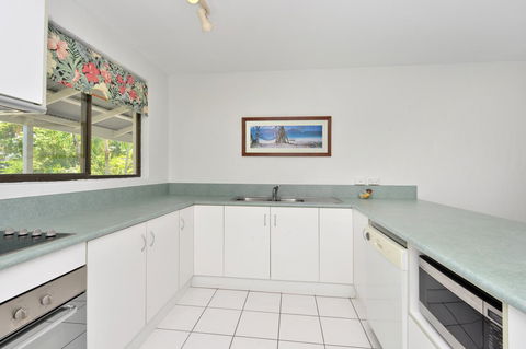 Seascape Holidays At Beachfront Terraces - Foster Accommodation 14