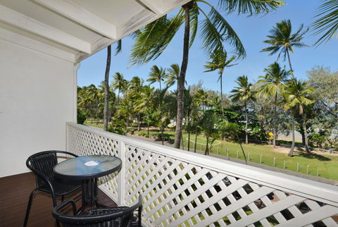 Seascape Holidays At Beachfront Terraces - Foster Accommodation 25