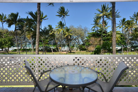 Seascape Holidays At Beachfront Terraces - Foster Accommodation 2
