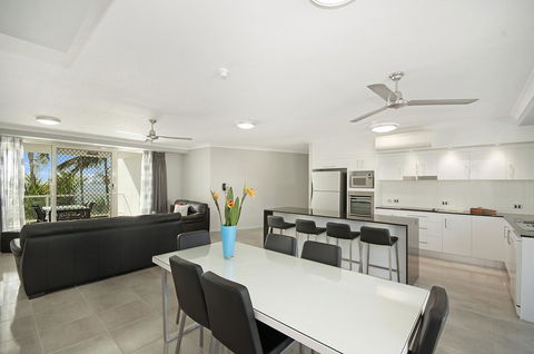 Mariners North Holiday Apartments - Foster Accommodation 40