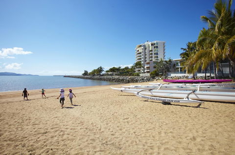 Mariners North Holiday Apartments - Foster Accommodation 1