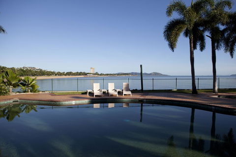 Mariners North Holiday Apartments - Foster Accommodation 12