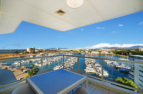 Mariners North Holiday Apartments - Foster Accommodation 26