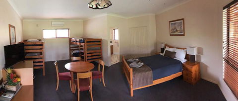 The Bearded Dragon Boutique Hotel - Foster Accommodation 8