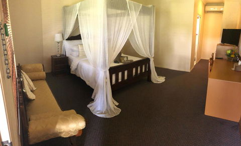 The Bearded Dragon Boutique Hotel - Foster Accommodation 9