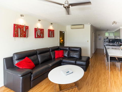 Beach Lodges - Foster Accommodation 32