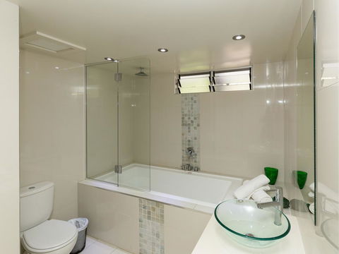 Beach Lodges - Foster Accommodation 12