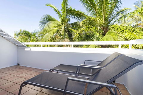 The White House Port Douglas - Foster Accommodation 32