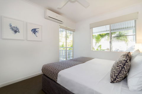 The White House Port Douglas - Foster Accommodation 36