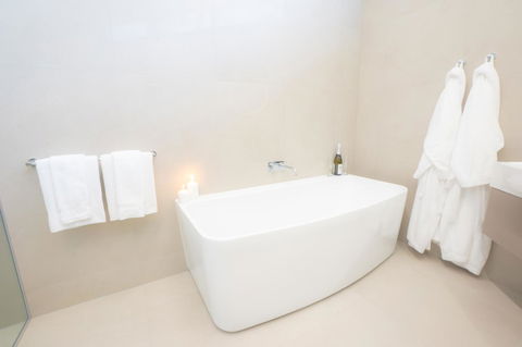 Pacific Hotel Cairns - Foster Accommodation 23