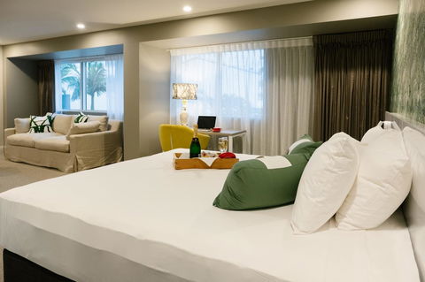 Pacific Hotel Cairns - Foster Accommodation 20