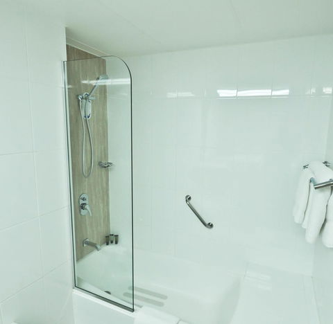 Pacific Hotel Cairns - Foster Accommodation 36