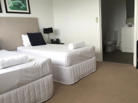 Allure Hotel & Apartments - Foster Accommodation 31