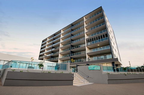Allure Hotel & Apartments - Foster Accommodation 0