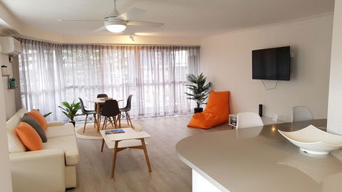Surfers Chalet - Foster Accommodation 11