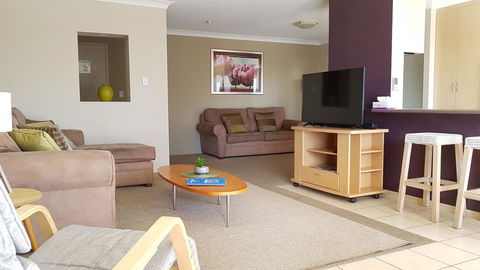 Surfers Chalet - Foster Accommodation 18