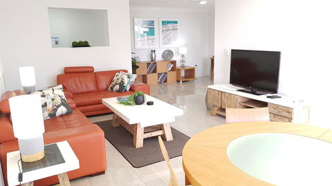 Surfers Chalet - Foster Accommodation 16