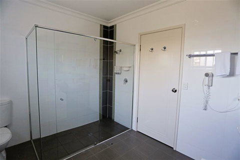 Drovers Motor Inn - Foster Accommodation 2