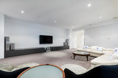Q1 Resort & Spa - Official - Foster Accommodation 41