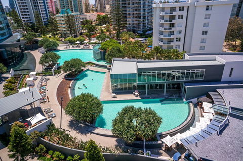 Q1 Resort & Spa - Official - Foster Accommodation 2