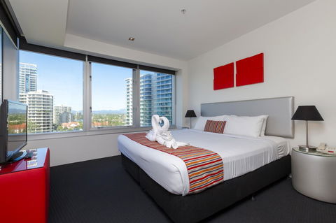 Q1 Resort & Spa - Official - Foster Accommodation 9