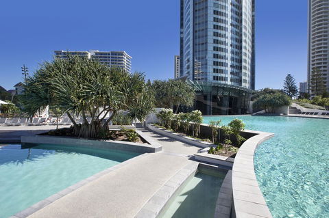 Q1 Resort & Spa - Official - Foster Accommodation 4