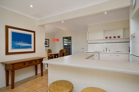 Skippers Cove Waterfront Resort - Foster Accommodation 16