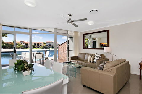 Skippers Cove Waterfront Resort - Foster Accommodation 6