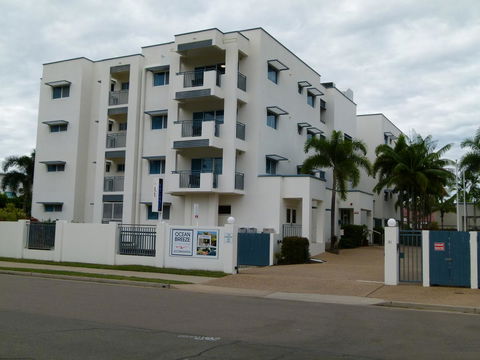 Madison Ocean Breeze Apartments - Foster Accommodation 2