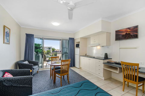 Madison Ocean Breeze Apartments - Foster Accommodation 11