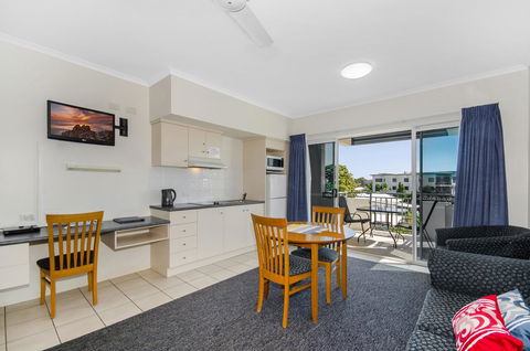 Madison Ocean Breeze Apartments - Foster Accommodation 12