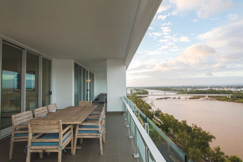 Empire Apartment Hotel Rockhampton - Foster Accommodation 1