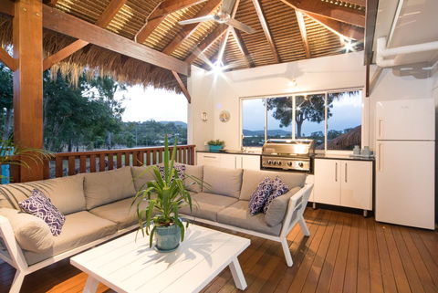 Whitsunday Luxury Homes - Foster Accommodation 2