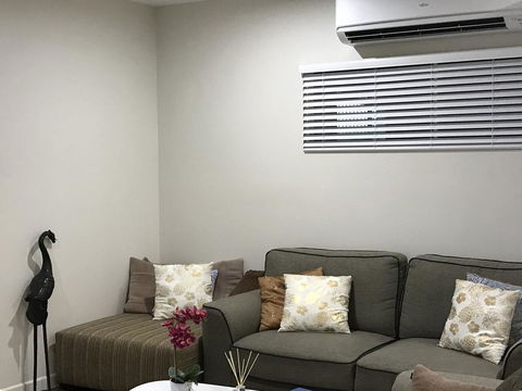 Whitsunday Luxury Homes - Foster Accommodation 11
