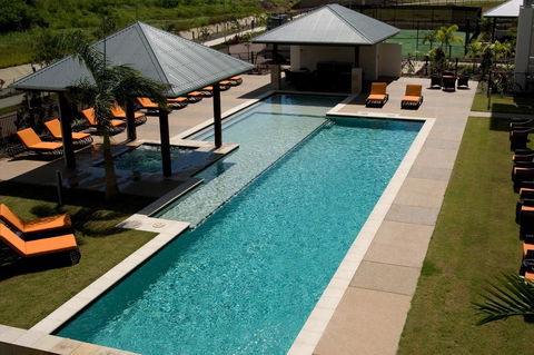 The Boathouse Apartments - Foster Accommodation 8