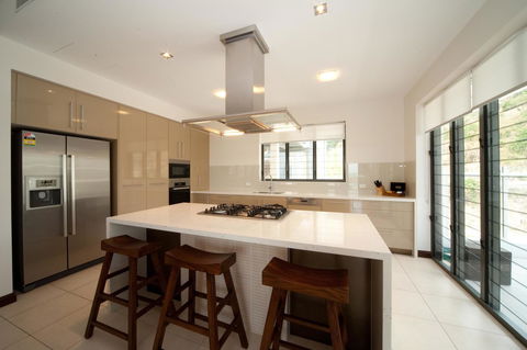 The Boathouse Apartments - Foster Accommodation 22
