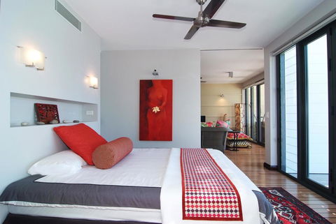 The Boathouse Apartments - Foster Accommodation 17