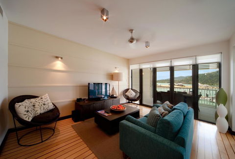 The Boathouse Apartments - Foster Accommodation 10